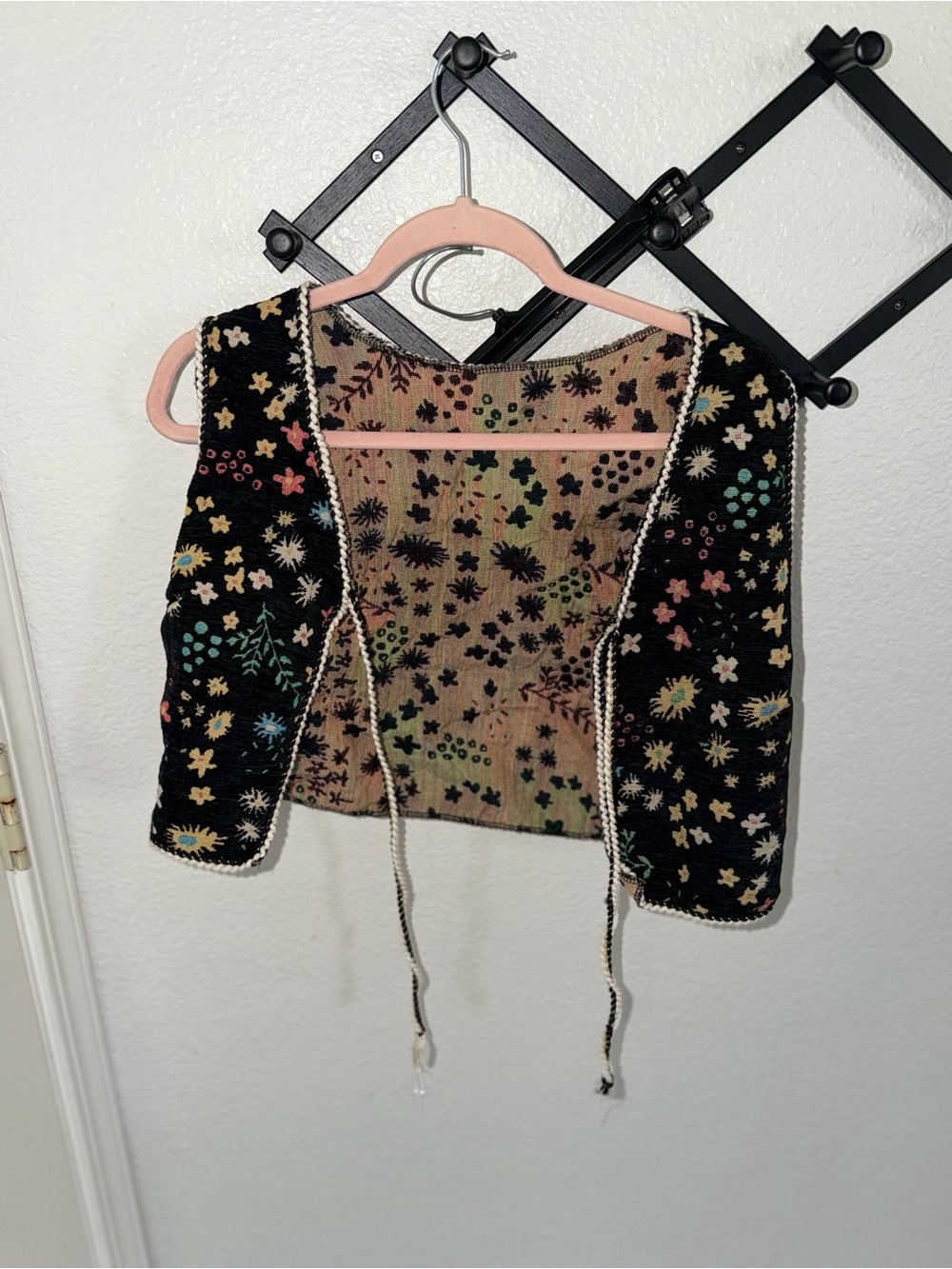 Boho Floral Embroidered Tie Front Vest Medium Cottagecore Festival Top - Picture 2 of 3